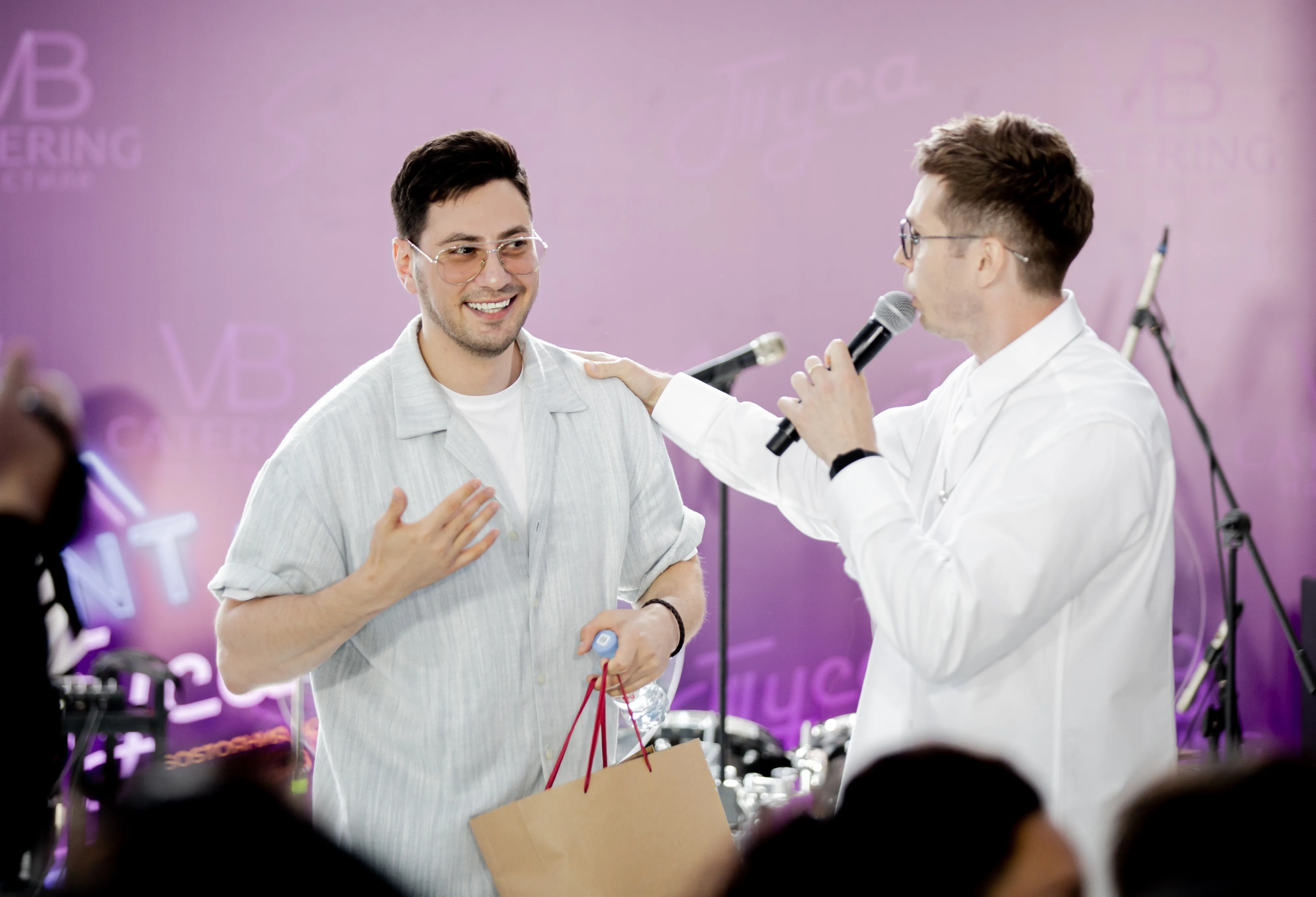 Ведущий Олег Ефимкин