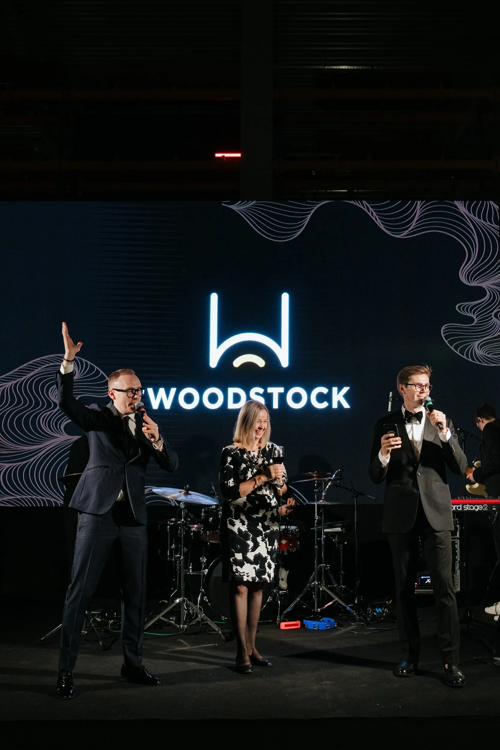 Ведущий Олег Ефимкин