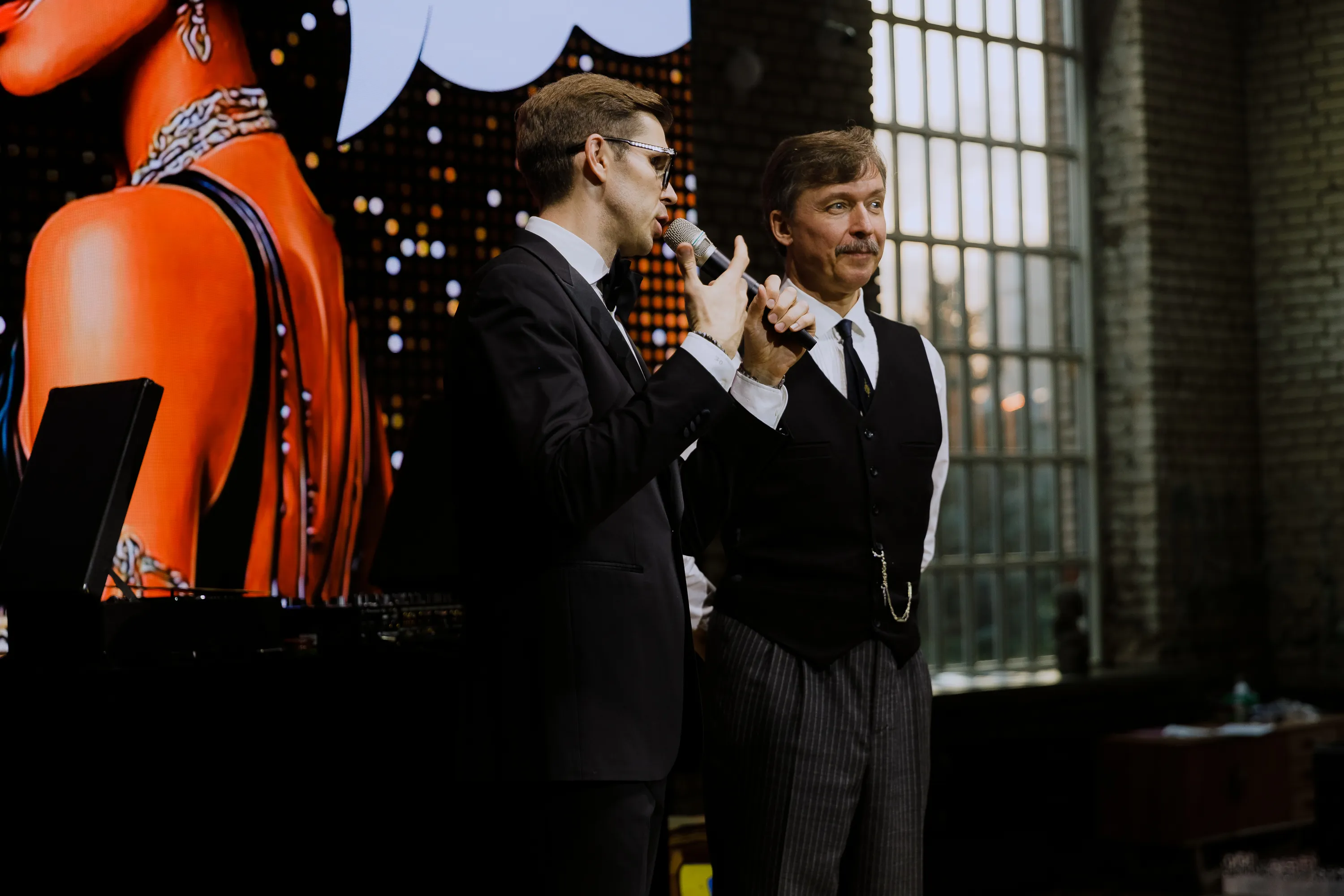 Ведущий Олег Ефимкин