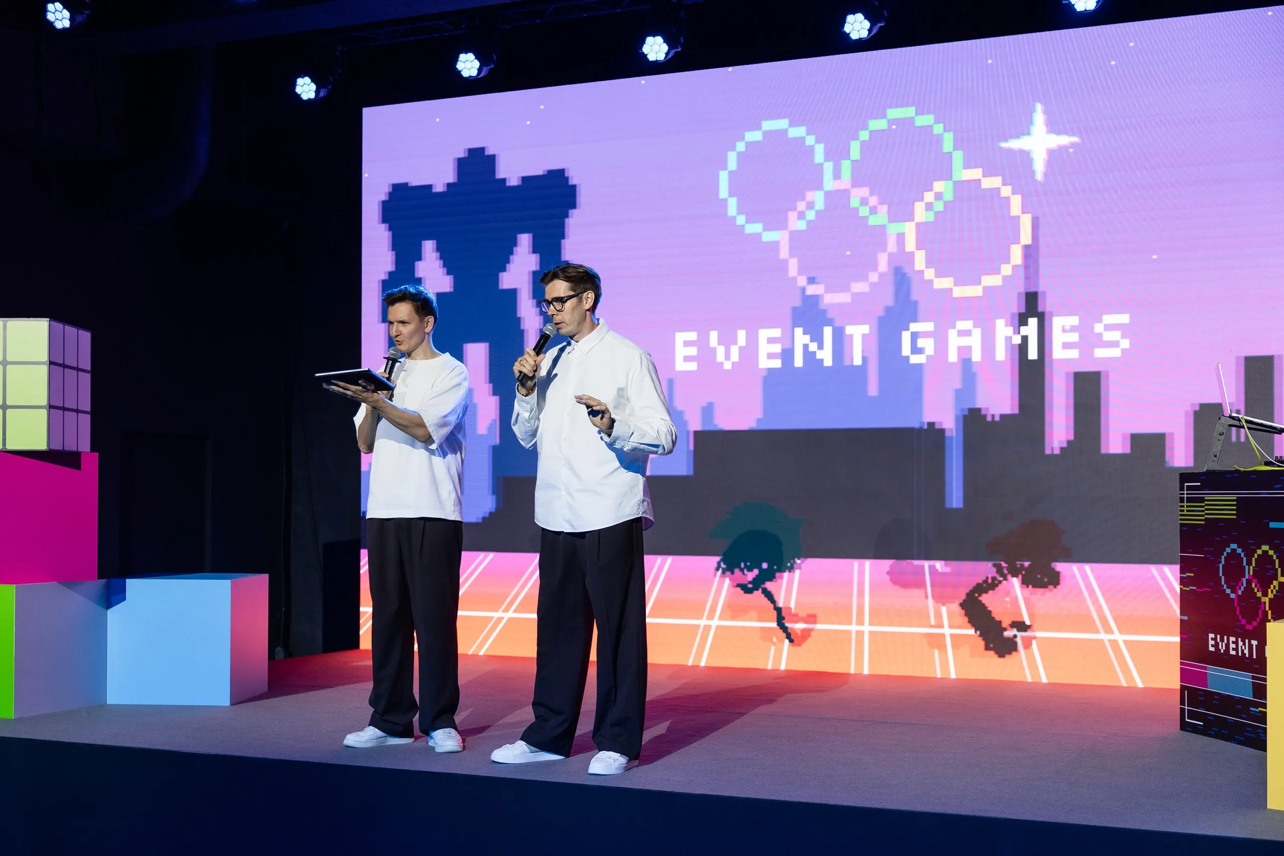 Ведущий Олег Ефимкин