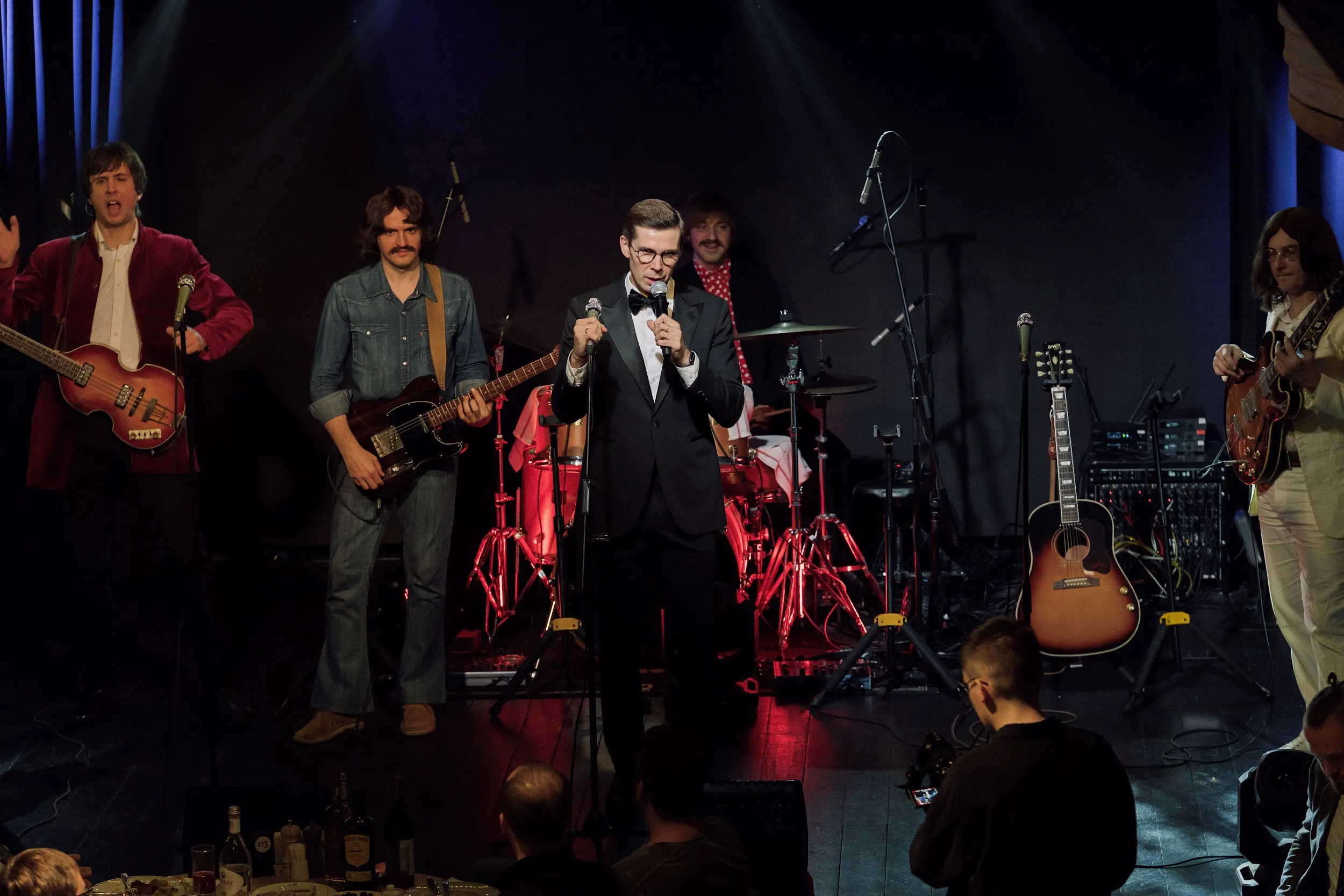 Ведущий Олег Ефимкин