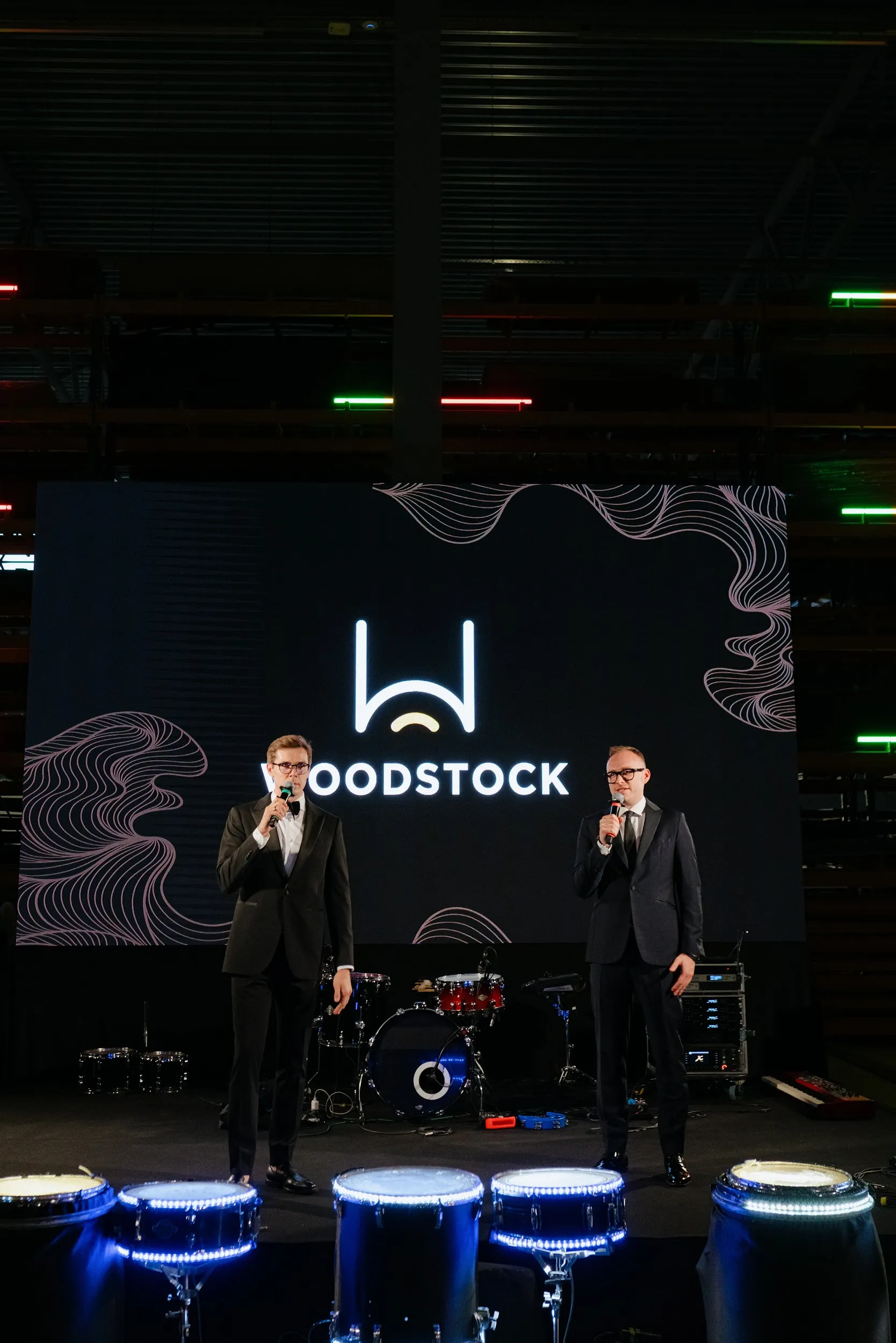 Ведущий Олег Ефимкин