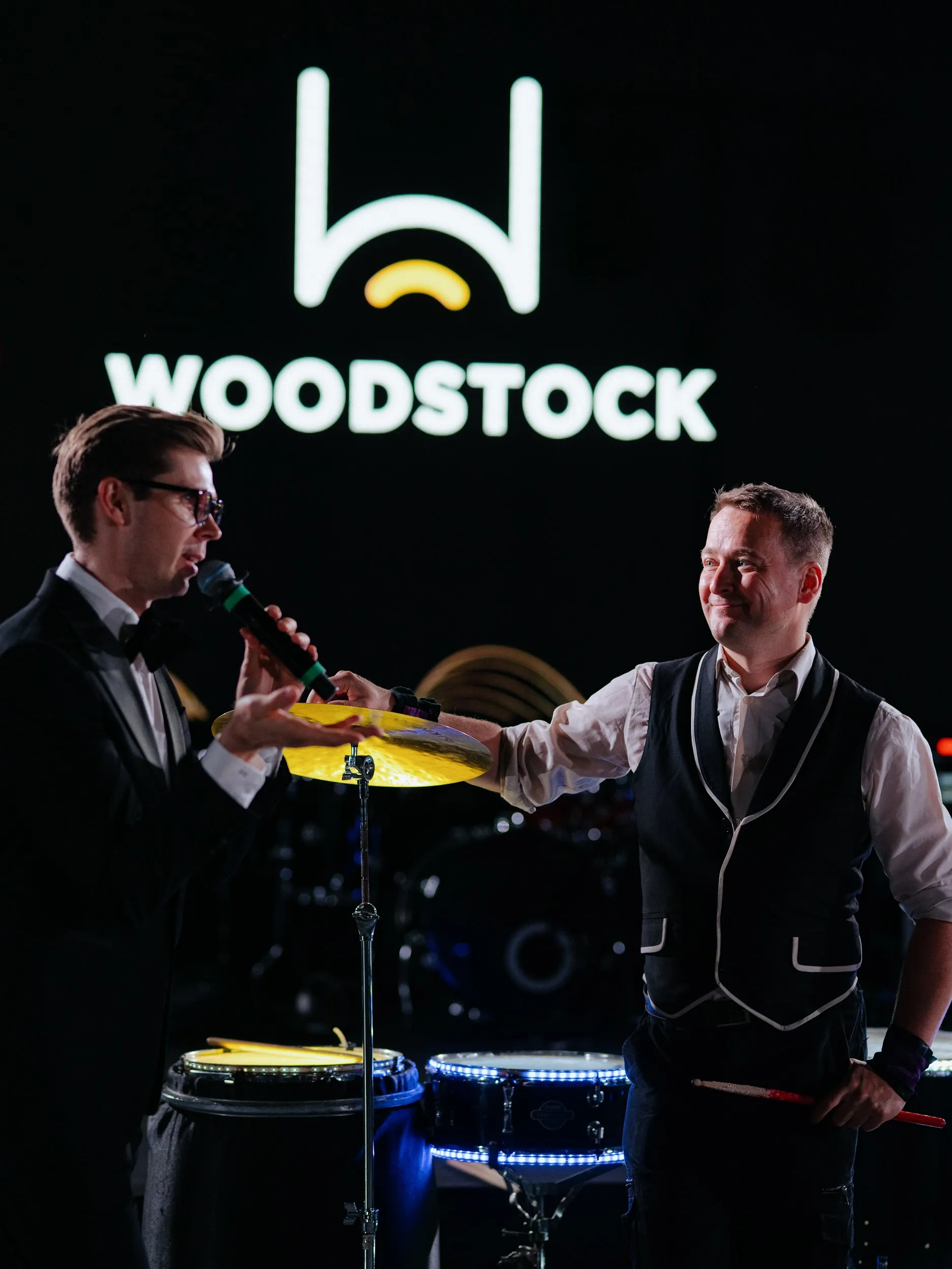 Ведущий Олег Ефимкин